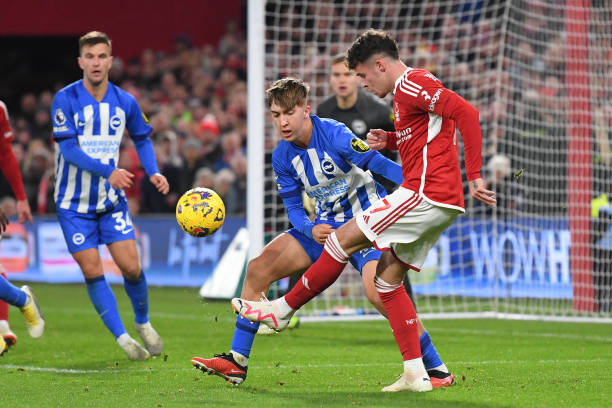 塞萨洛近10场正赛半场全部有球.